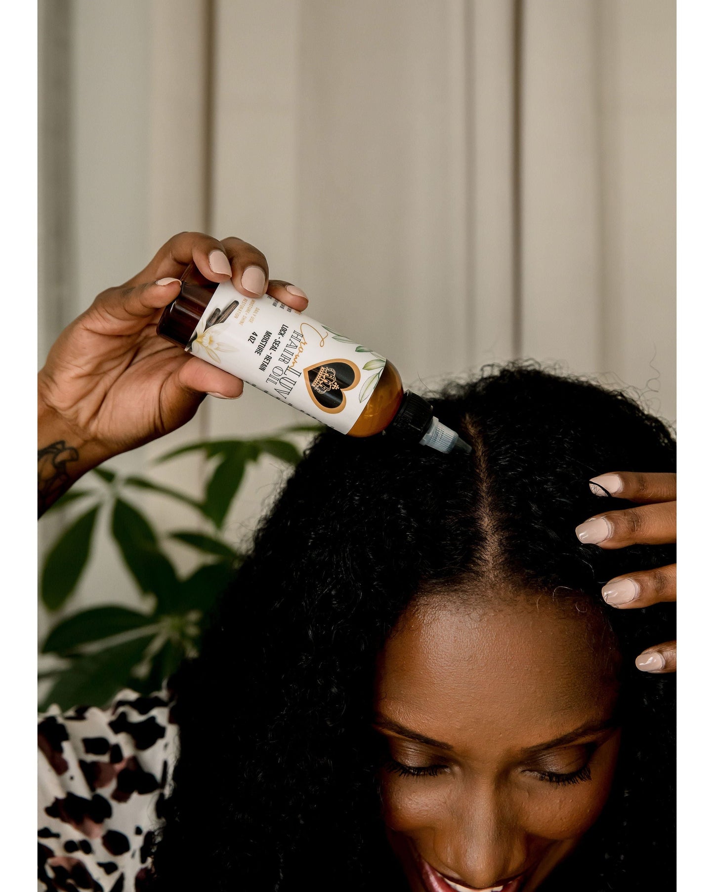 HERB-INFUSED SEALING HAIR OIL